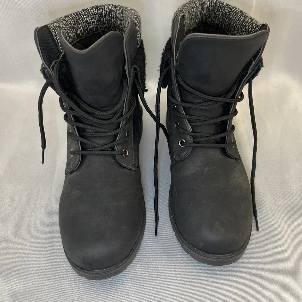 CHARLES ALBERT LADIES BLACK CREW ANKLE SUEDE CUFF  BOOTS SIZE 8 MEDIUM‎